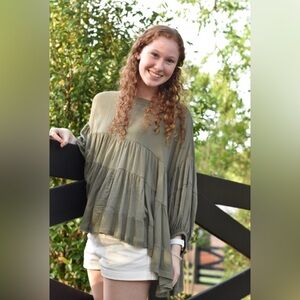 Green flowy boutique top - worn once!